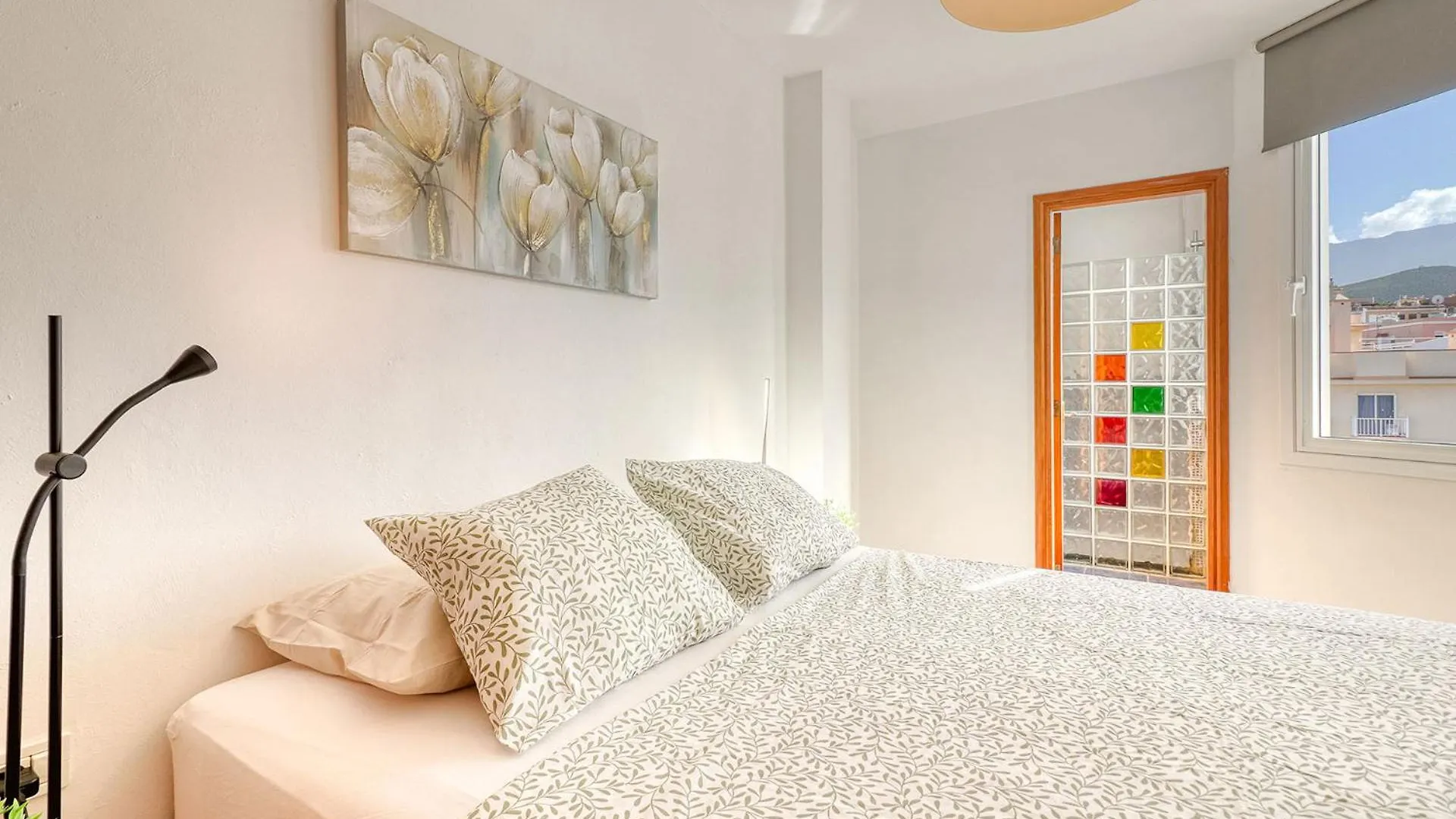 Cozy Retreat With Ocean Views, Private Terrace & Ensuite Los Realejos 0*,  Espanha
