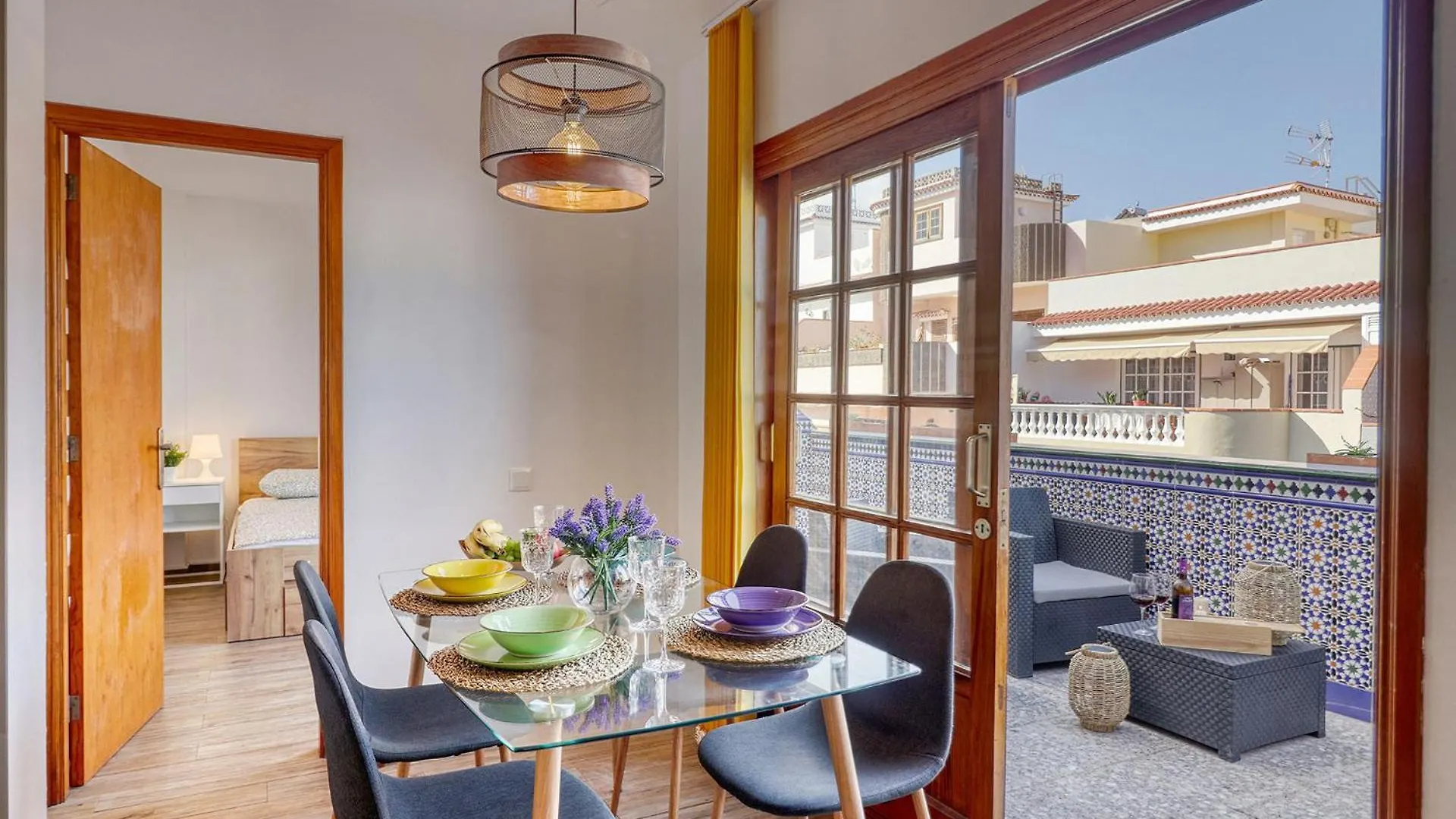 Cozy Retreat With Ocean Views, Private Terrace & Ensuite Los Realejos